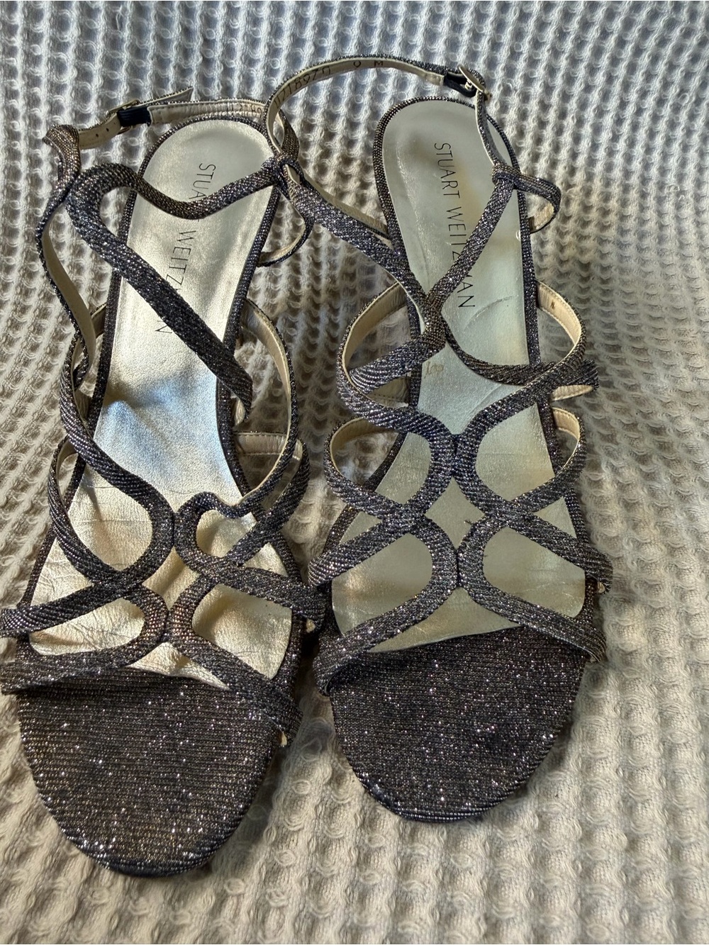 STUART WEITZMAN Metallic Glitter Strappy Kitten Heel Sandals Size 9 EUC